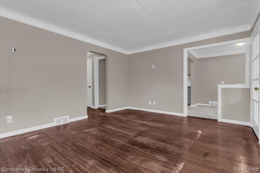 12660 Grandmont Ave - Photo 3 of 17
