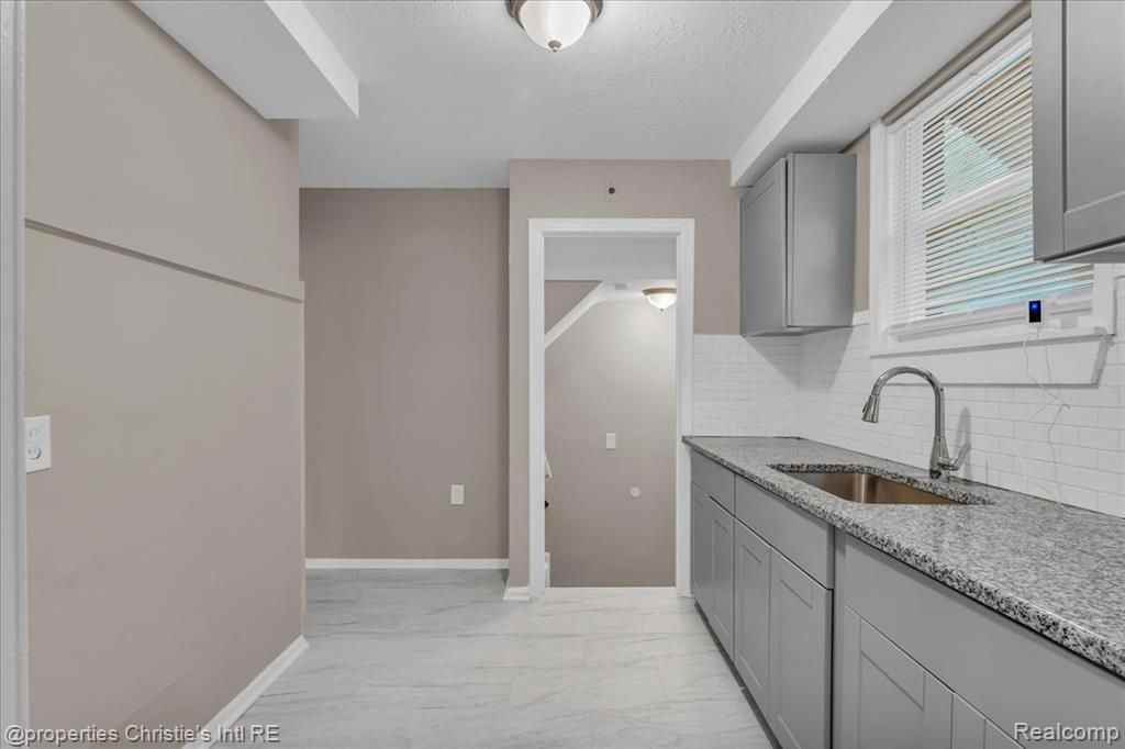 12660 Grandmont Ave - Photo 7 of 17