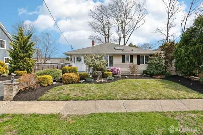49 Hickory St - Photo 2 of 14