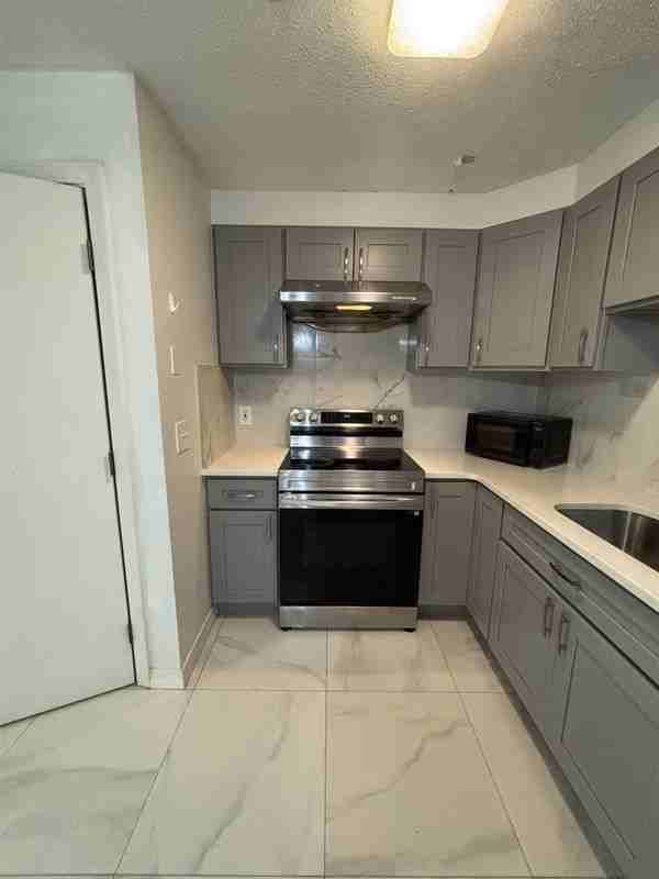 7 Swiftwater Dr ##8 - Photo 4 of 24