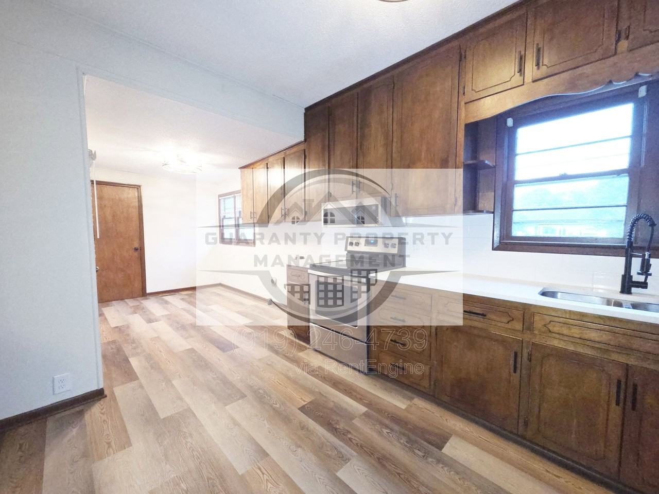 304 S 17th St - Photo 4 of 25