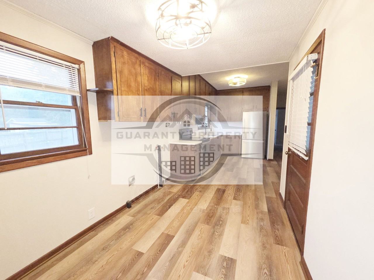 304 S 17th St - Photo 5 of 25
