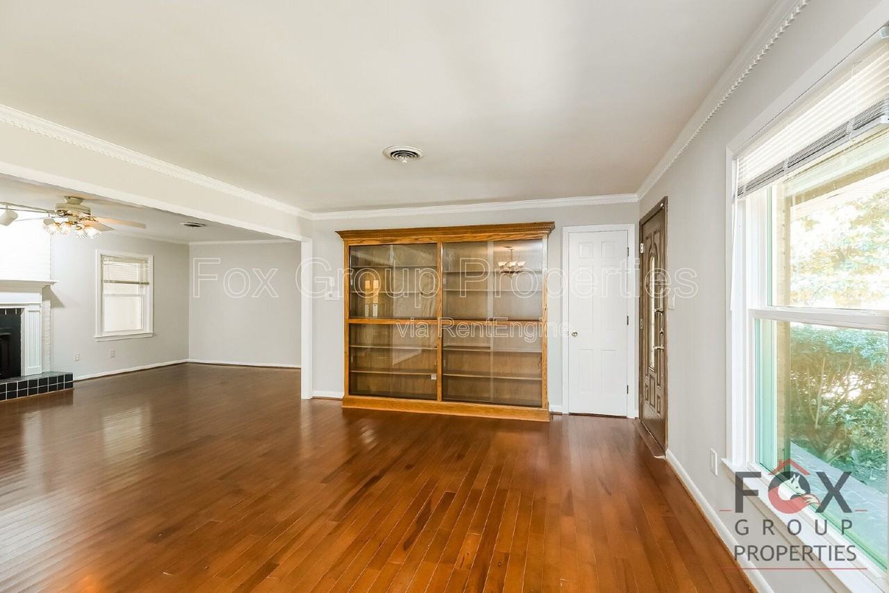 2049 Charlotte Hwy - Photo 6 of 23