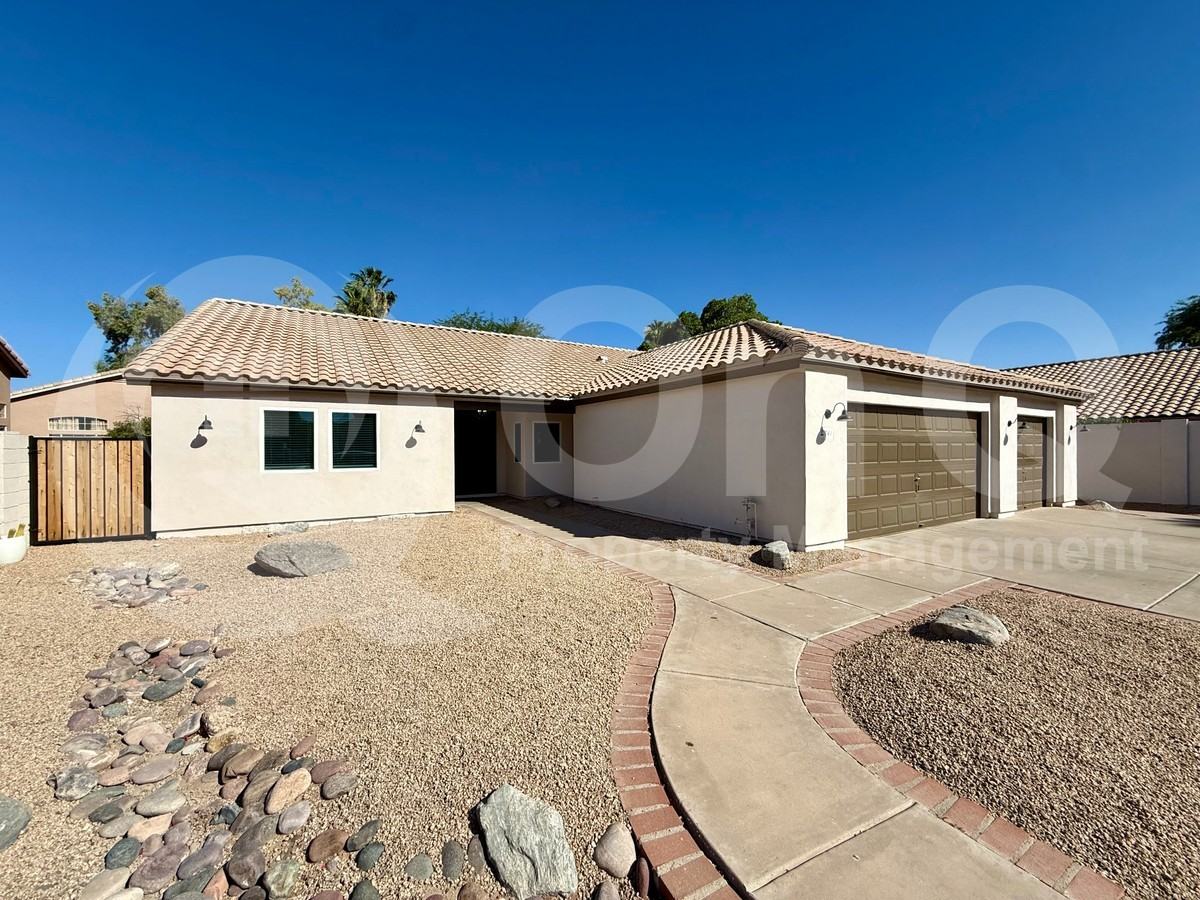 841 N Los Altos Dr - Photo 2 of 33