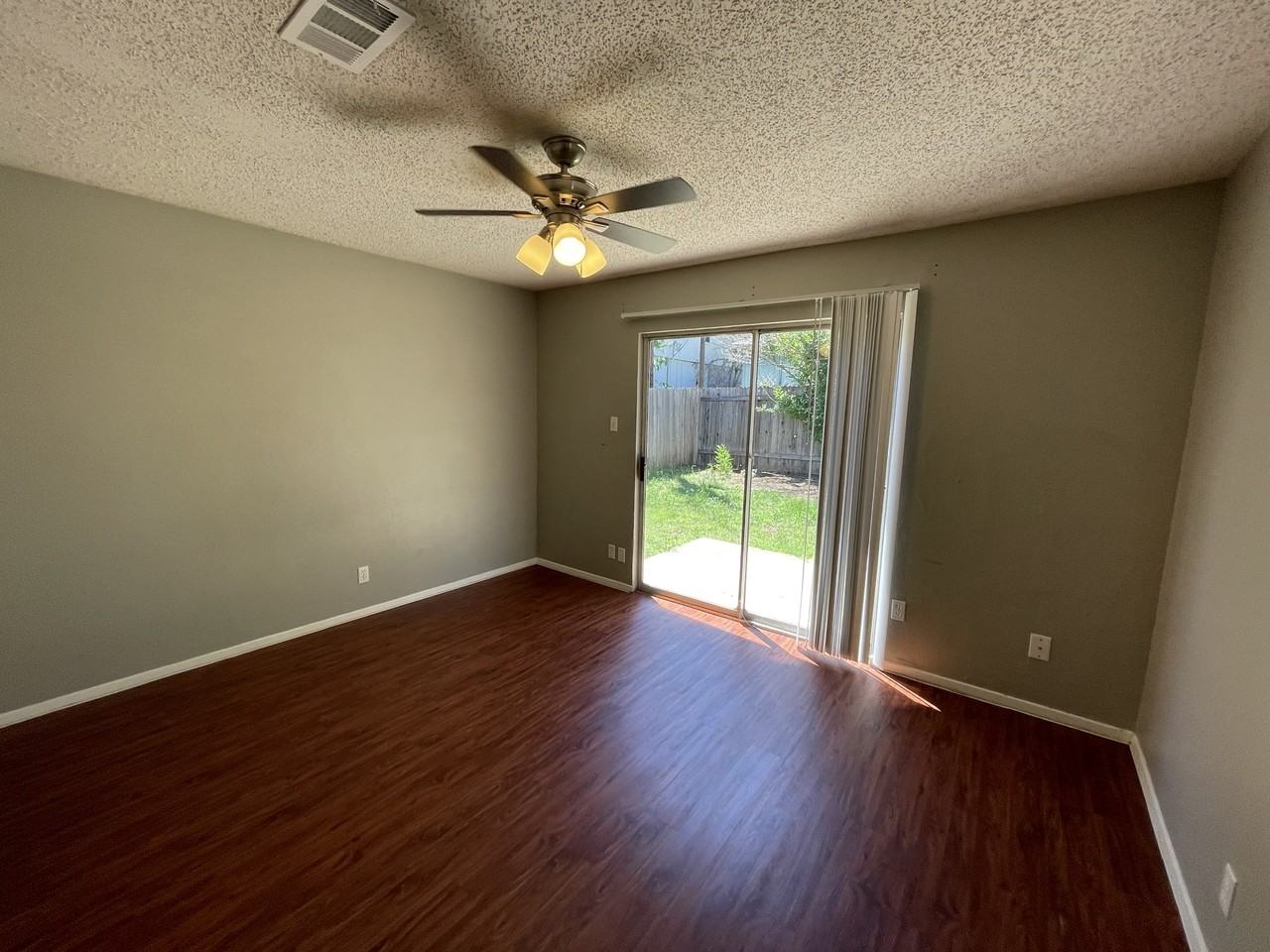 7214 Lilac Ln #B - Photo 5 of 16