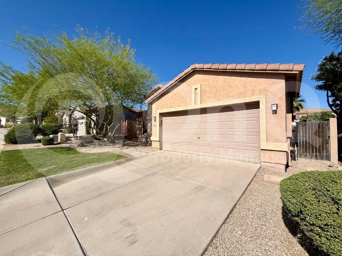 16609 S 16th Dr - Photo 3 of 37