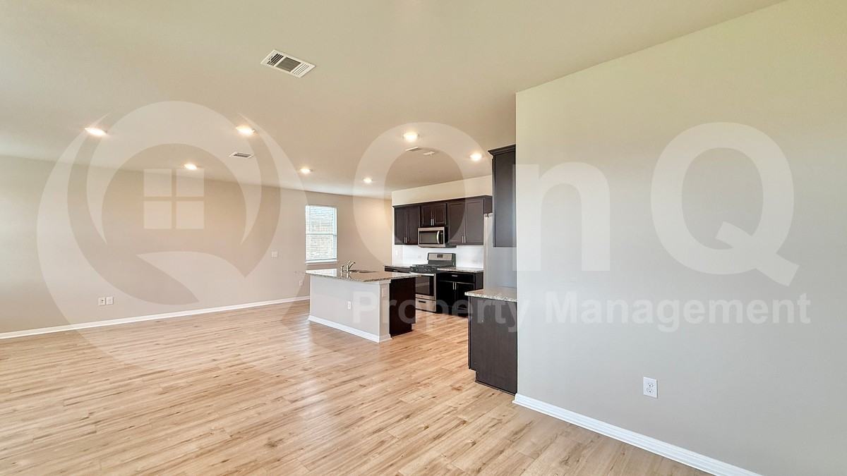 521 Otto Ave - Photo 6 of 26