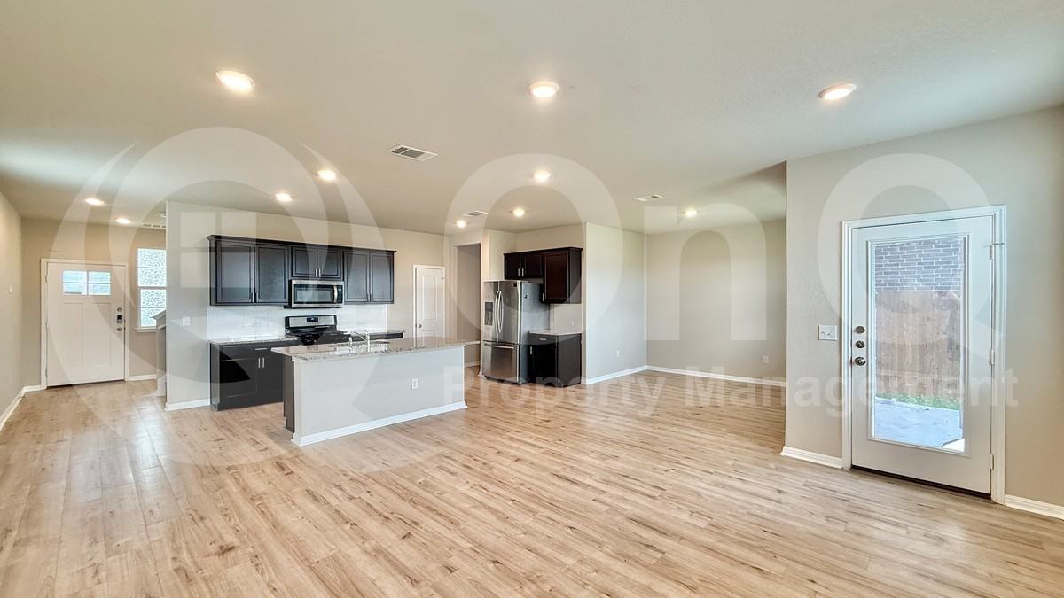 521 Otto Ave - Photo 7 of 26