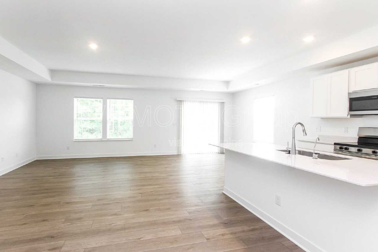8831 Georgina St - Photo 3 of 16