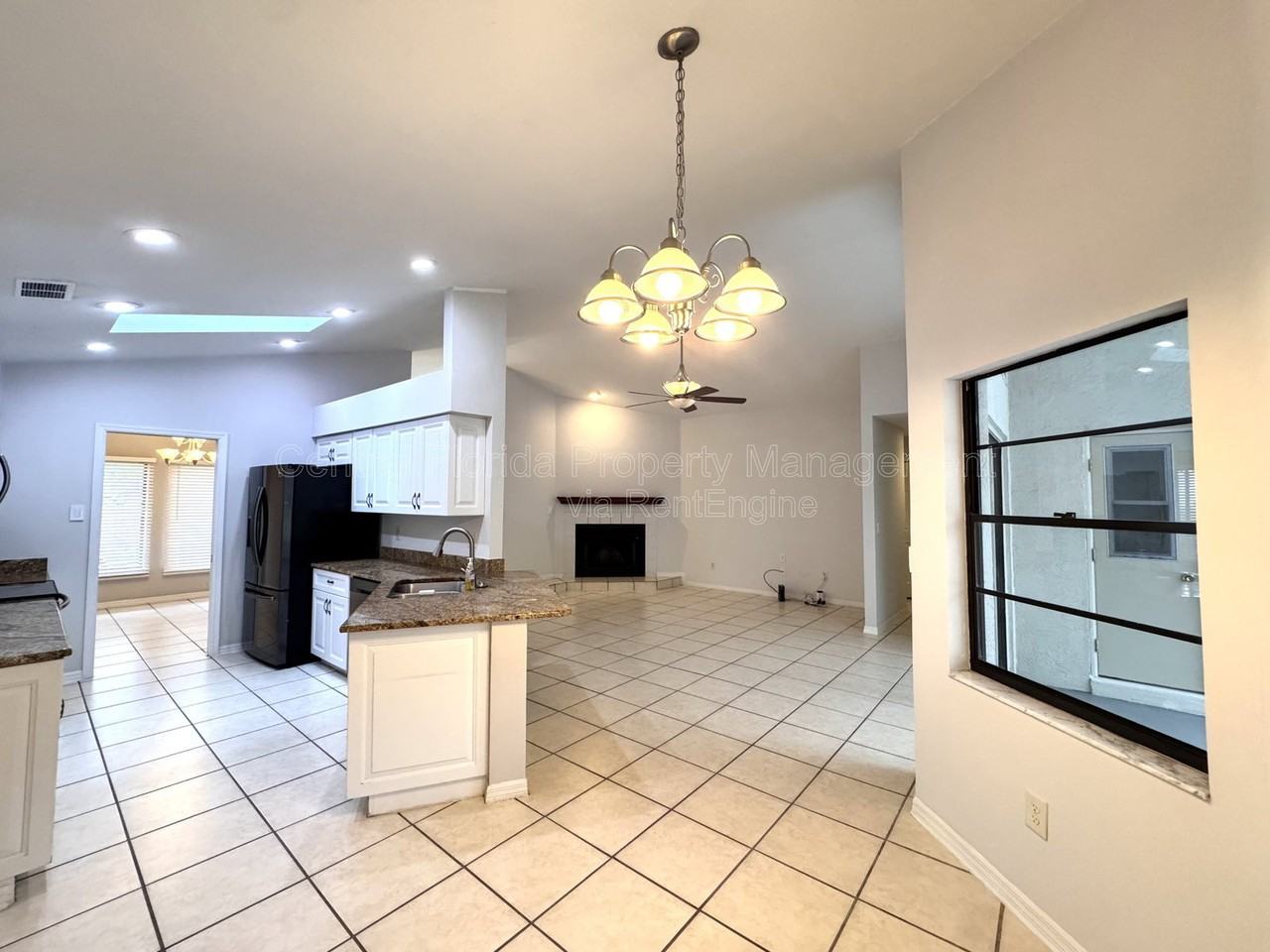 721 S Endeavour Dr - Photo 7 of 32
