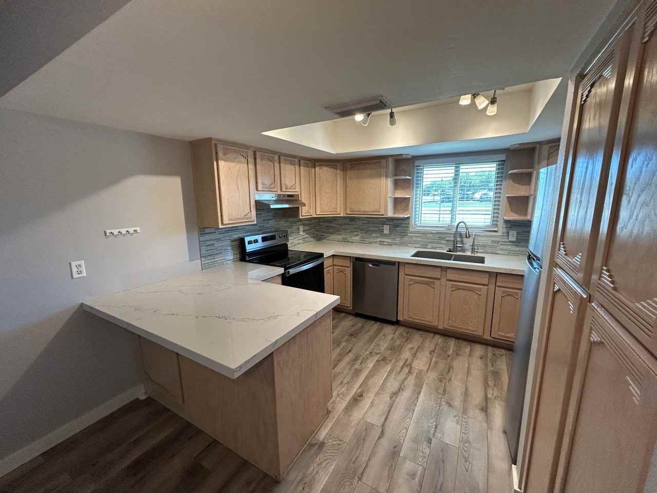 4501 W Continental Dr - Photo 4 of 23