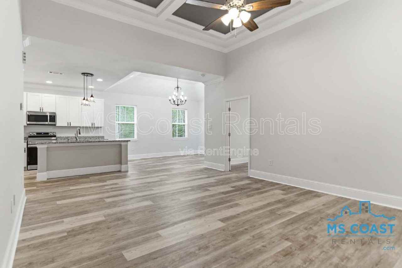 15334 Oak Creek Cv - Photo 3 of 26