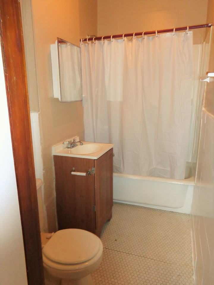4451 Grace Ave - Photo 2 of 9