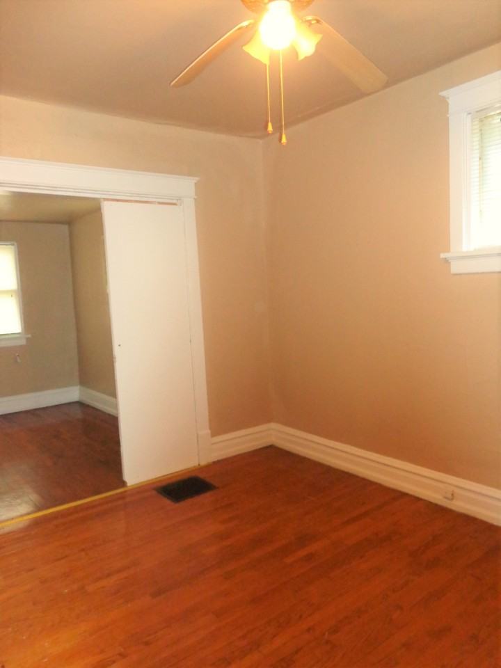 4451 Grace Ave - Photo 3 of 9