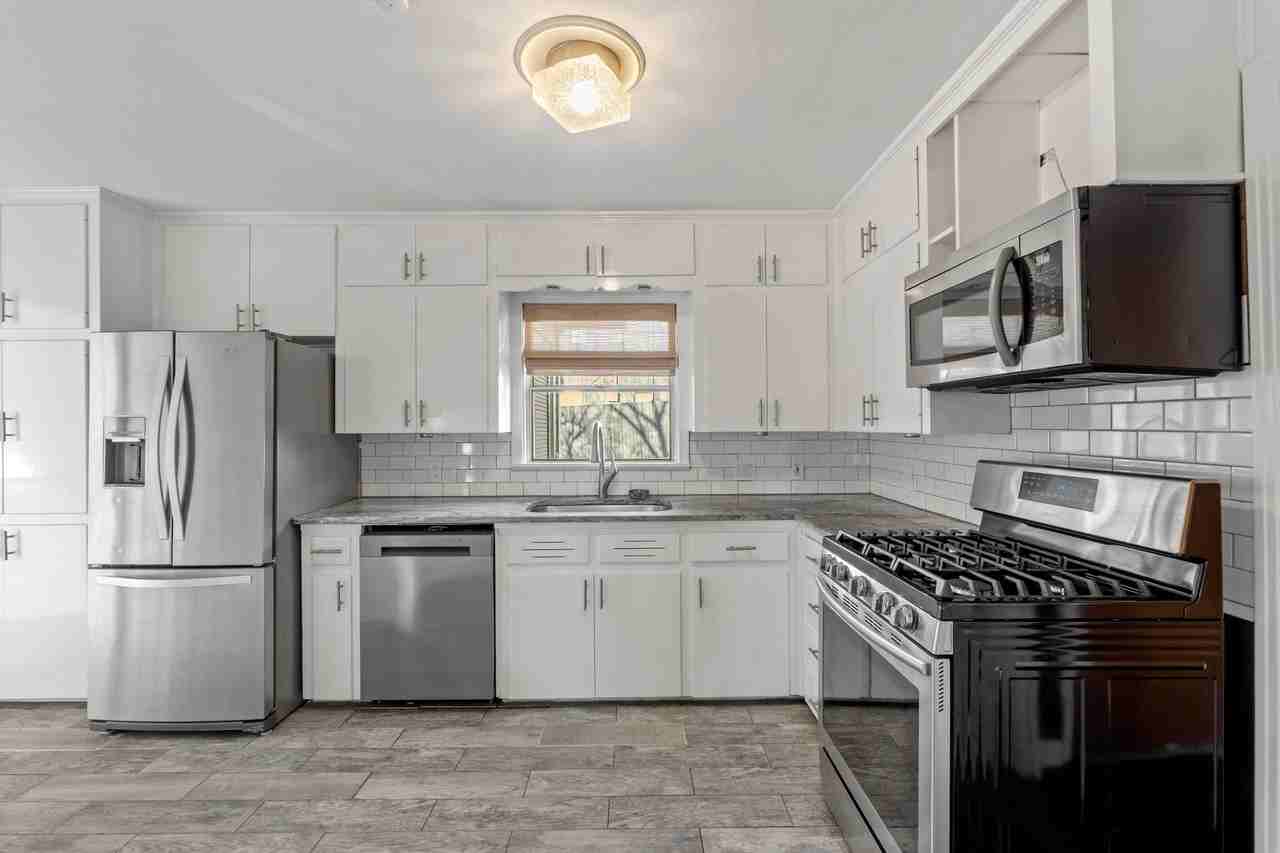 1000 Arcadia Ave - Photo 7 of 43