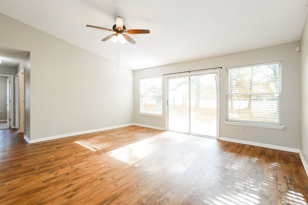 313 Johns Glen Dr - Photo 4 of 16