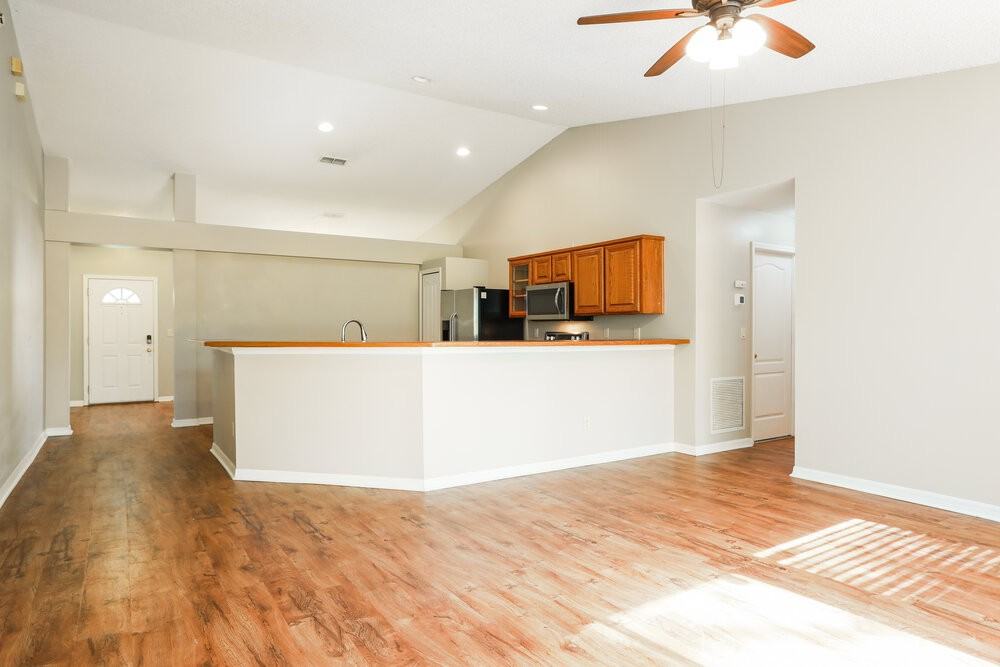 313 Johns Glen Dr - Photo 5 of 16