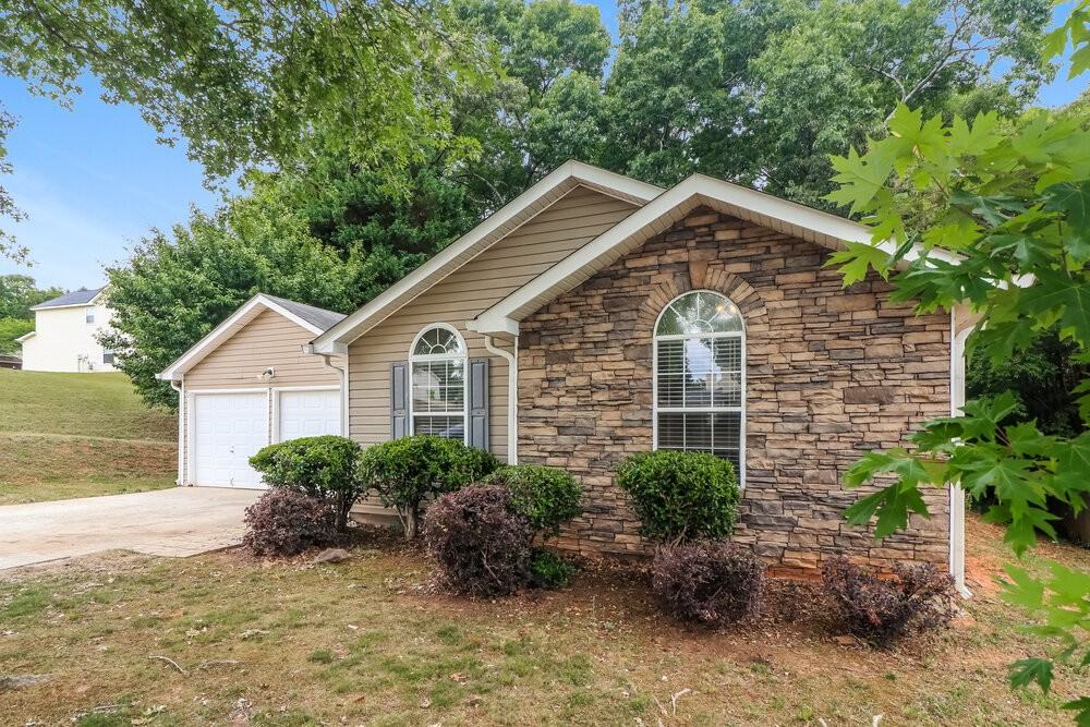 2860 Highland Hill Pkwy - Photo 3 of 16