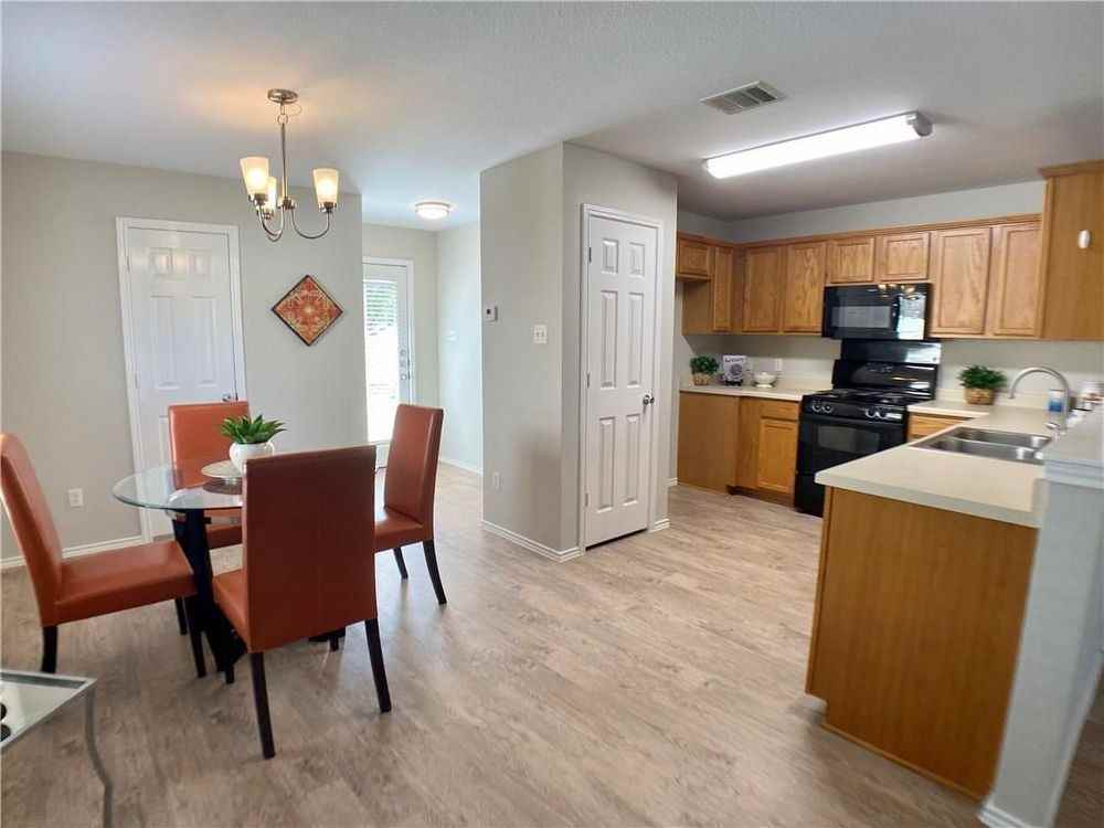 117 Decker - Photo 7 of 26