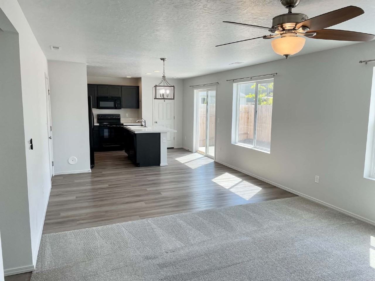 7597 E Drouillard St - Photo 5 of 46