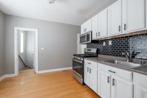 featured image of 3403 N Hamlin Ave #1