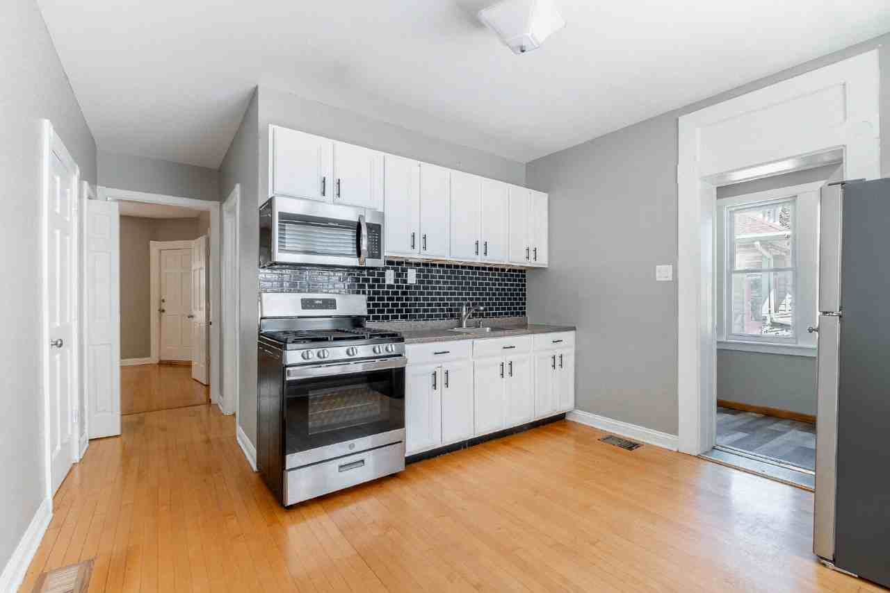 3403 N Hamlin Ave #1 - Photo 2 of 20