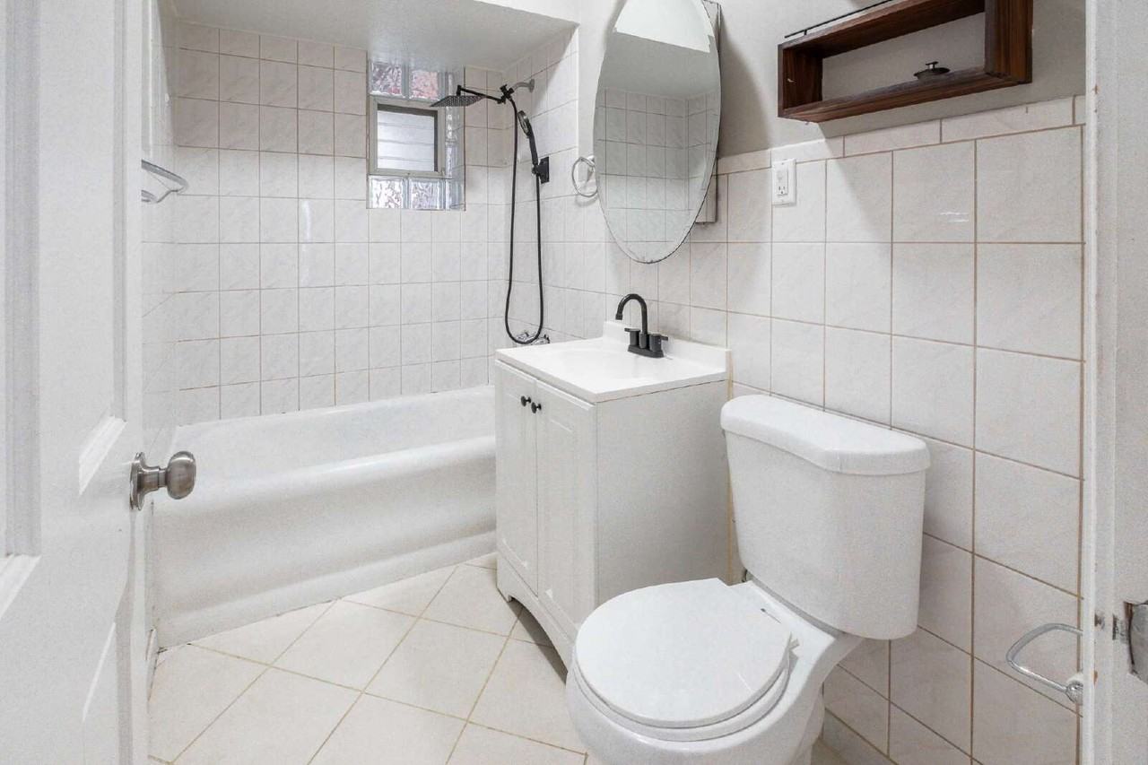 3403 N Hamlin Ave #1 - Photo 3 of 20