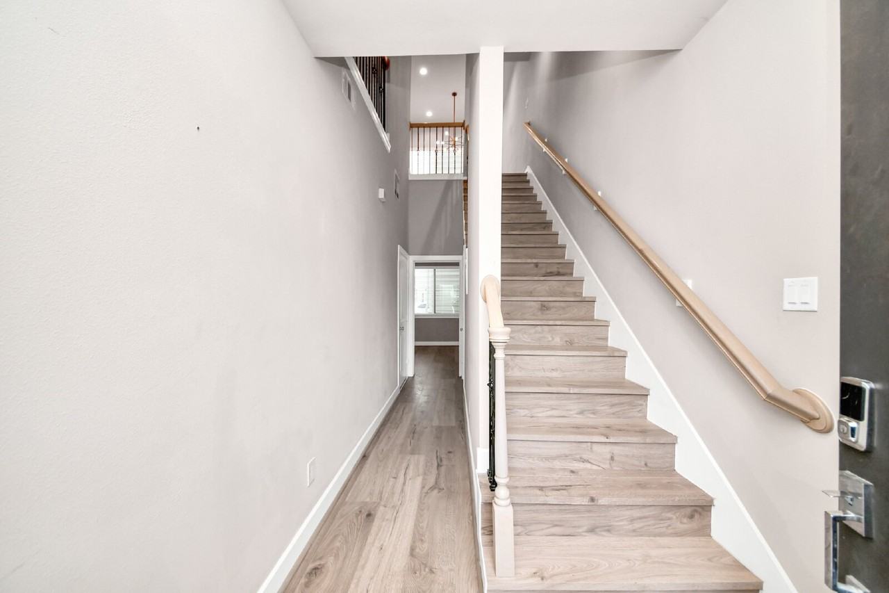 2114 Stuart St - Photo 2 of 40