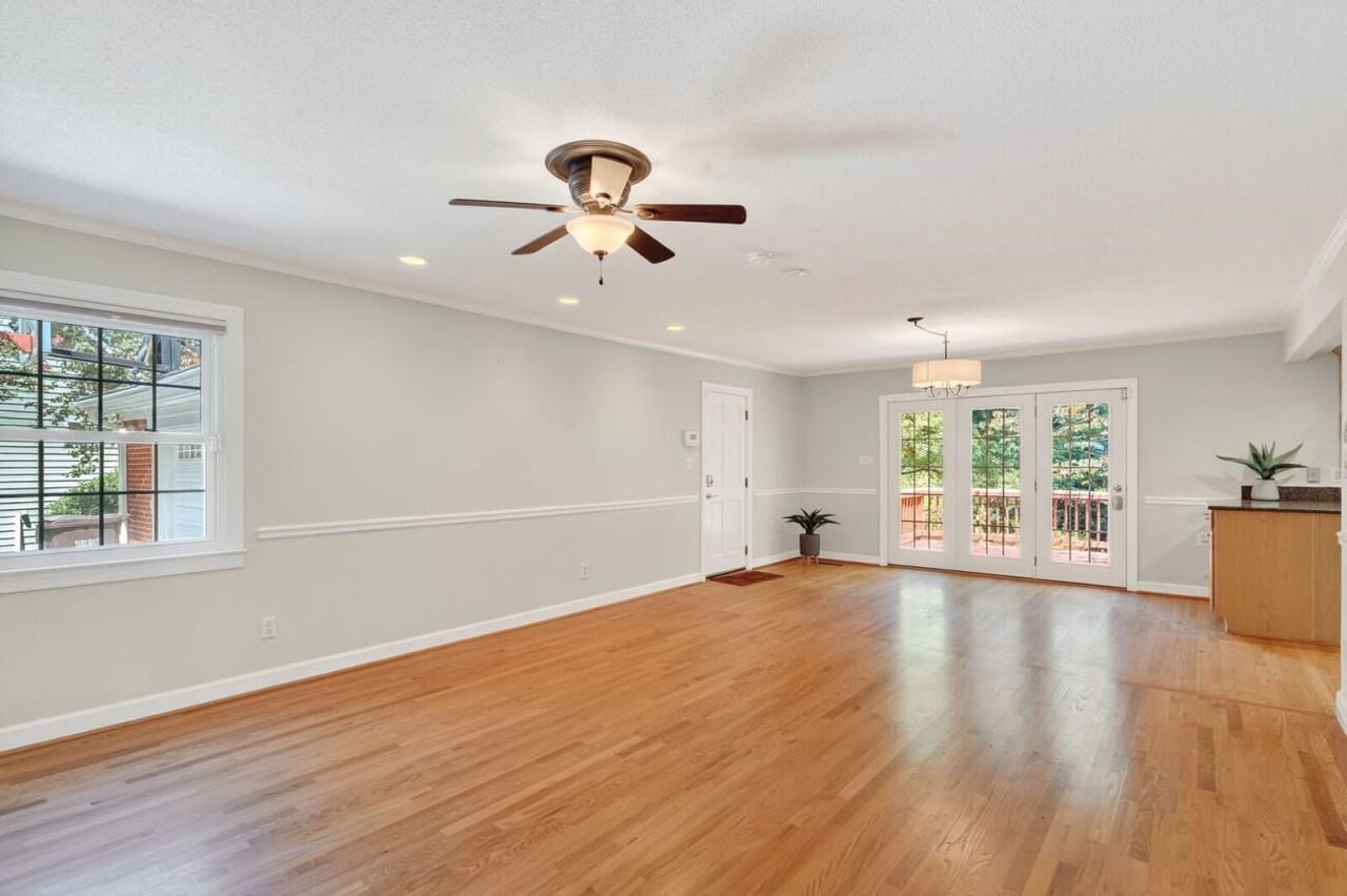 324 Glendale Dr - Photo 3 of 24