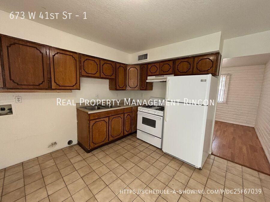 673 W 41st St #1 - Photo 6 of 12