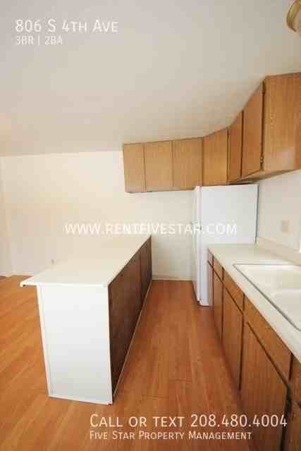 806 S 4th Ave - Photo 5 of 13