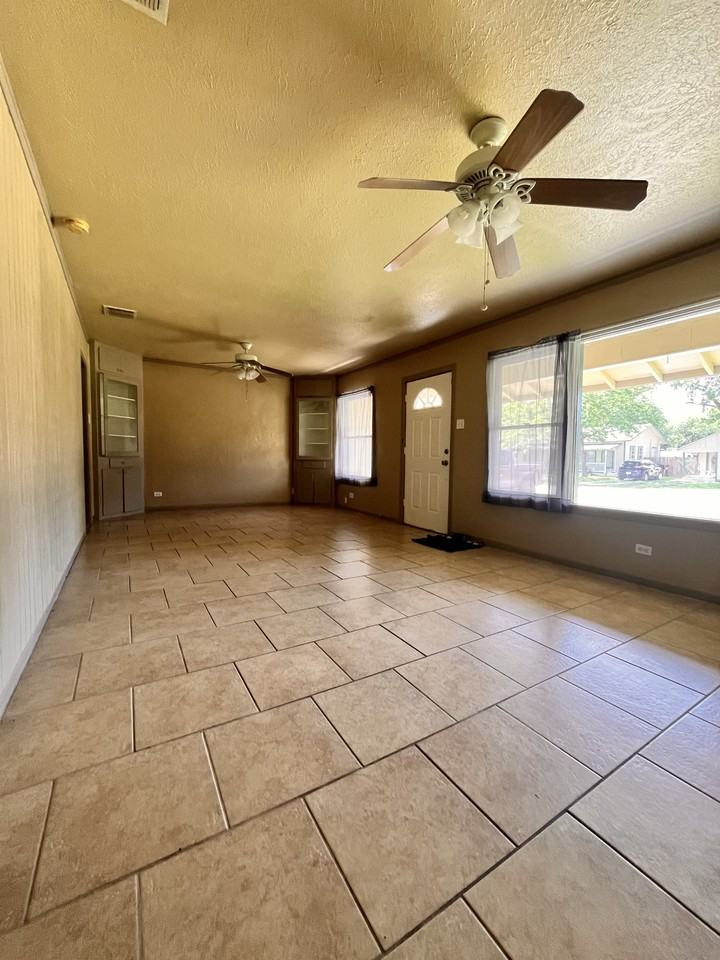 205 W Schulz St #NA - Photo 7 of 18