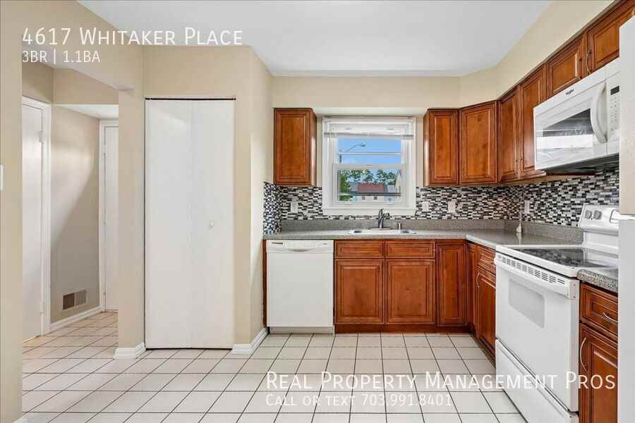 4617 Whitaker Pl - Photo 3 of 26