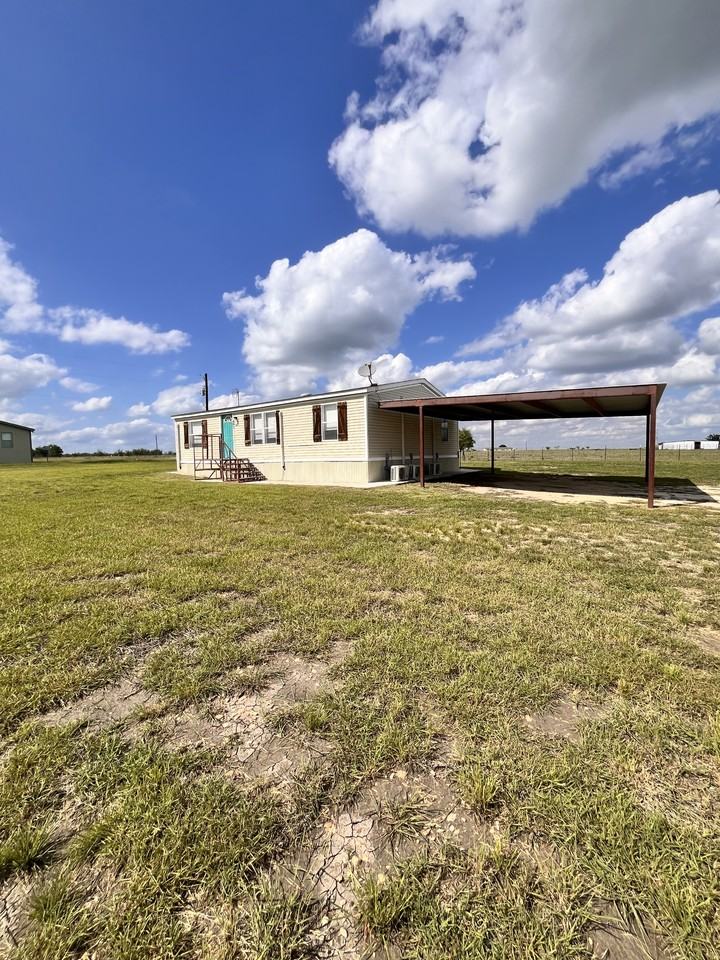 405 Stagecoach Hill Dr #NA - Photo 3 of 17
