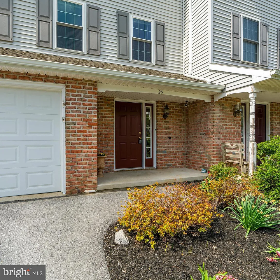 25 Tupelo St #NA - Photo 2 of 22
