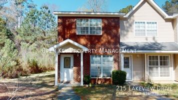 featured image of 215 Lakeview Dr