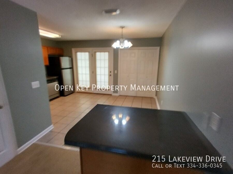 215 Lakeview Dr - Photo 6 of 17