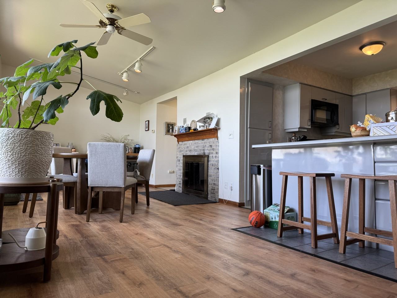 3048 Waunona Way #NA - Photo 4 of 16