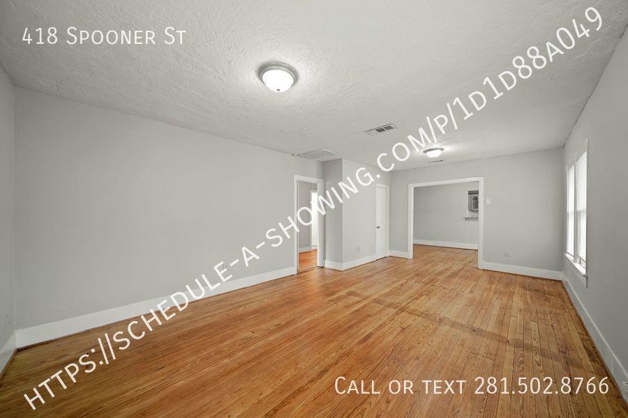 418 Spooner St - Photo 4 of 11