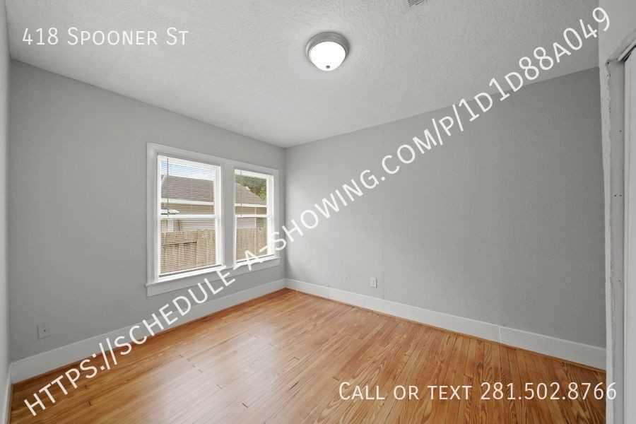 418 Spooner St - Photo 5 of 11