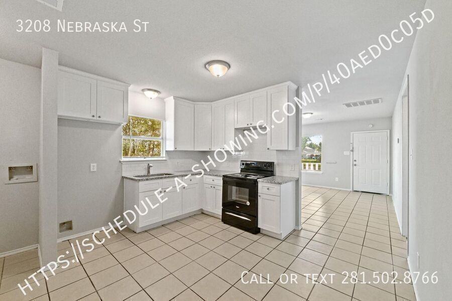 3208 Nebraska St - Photo 2 of 13
