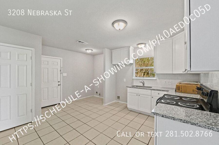 3208 Nebraska St - Photo 3 of 13