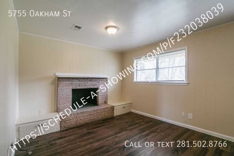 5755 Oakham St - Photo 3 of 11