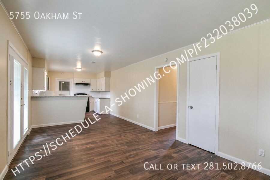 5755 Oakham St - Photo 5 of 11