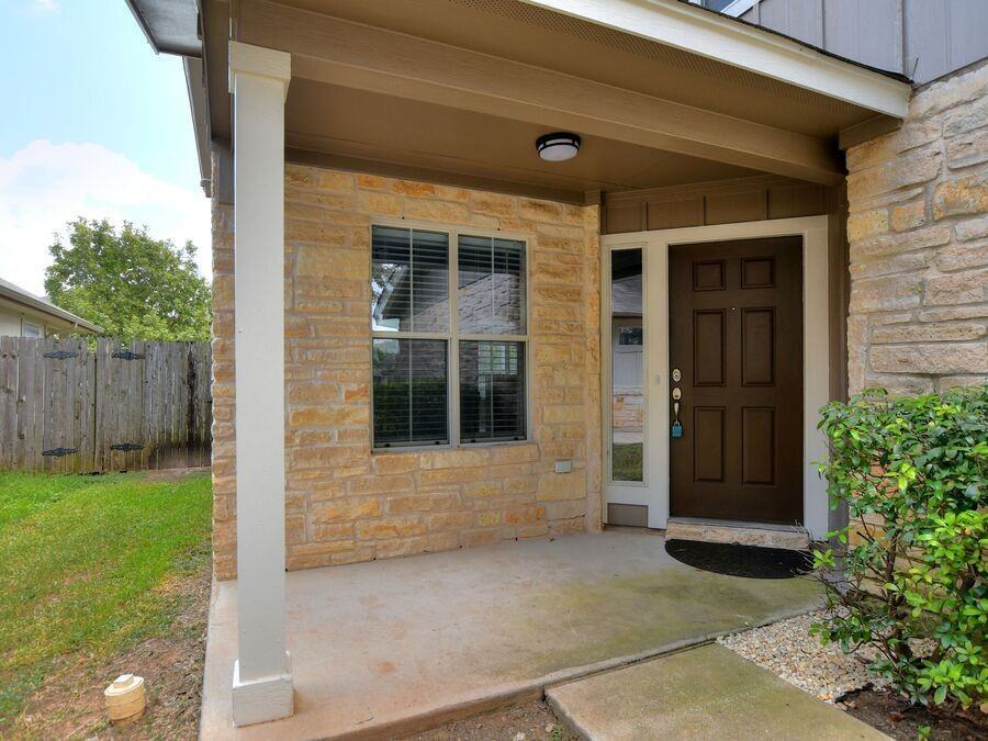 3407 Barksdale Dr - Photo 3 of 27
