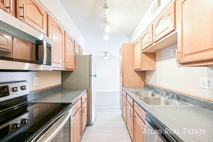 280 E Highline Cir #301