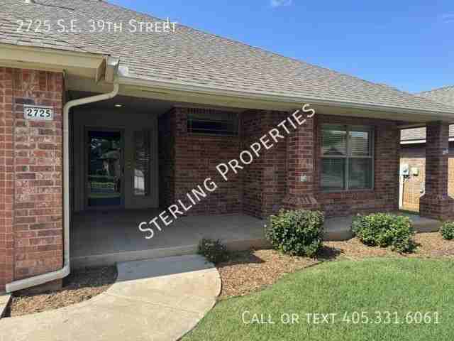 2725 Se 39th St - Photo 2 of 38