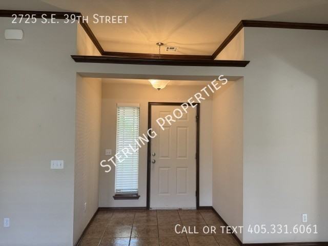 2725 Se 39th St - Photo 3 of 38
