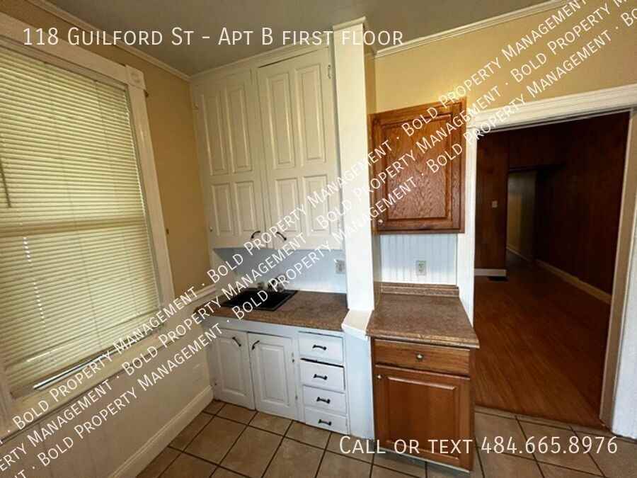 118 Guilford St - Photo 6 of 11