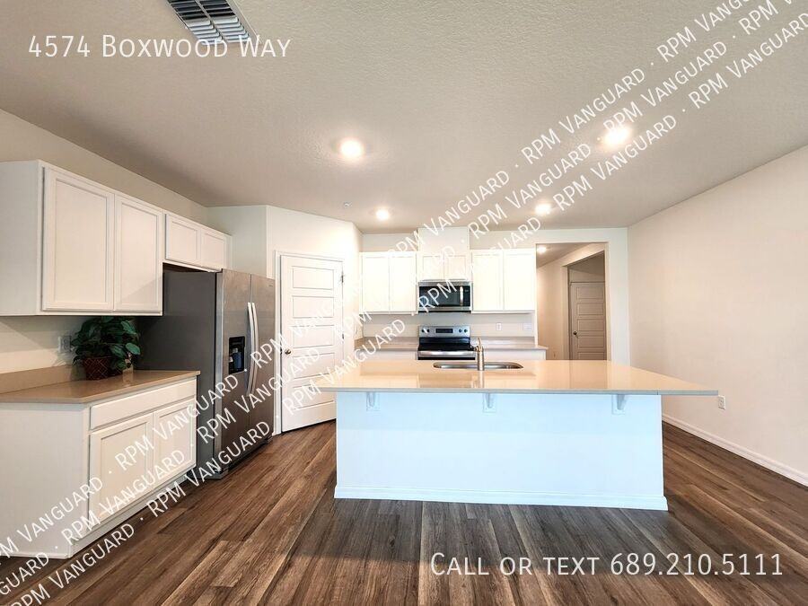 4574 Boxwood Way - Photo 3 of 19
